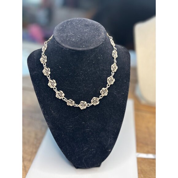 Express Silver Rose Link Necklace Vintage-Inspired Elegant Floral Design For Wom - Picture 7 of 12